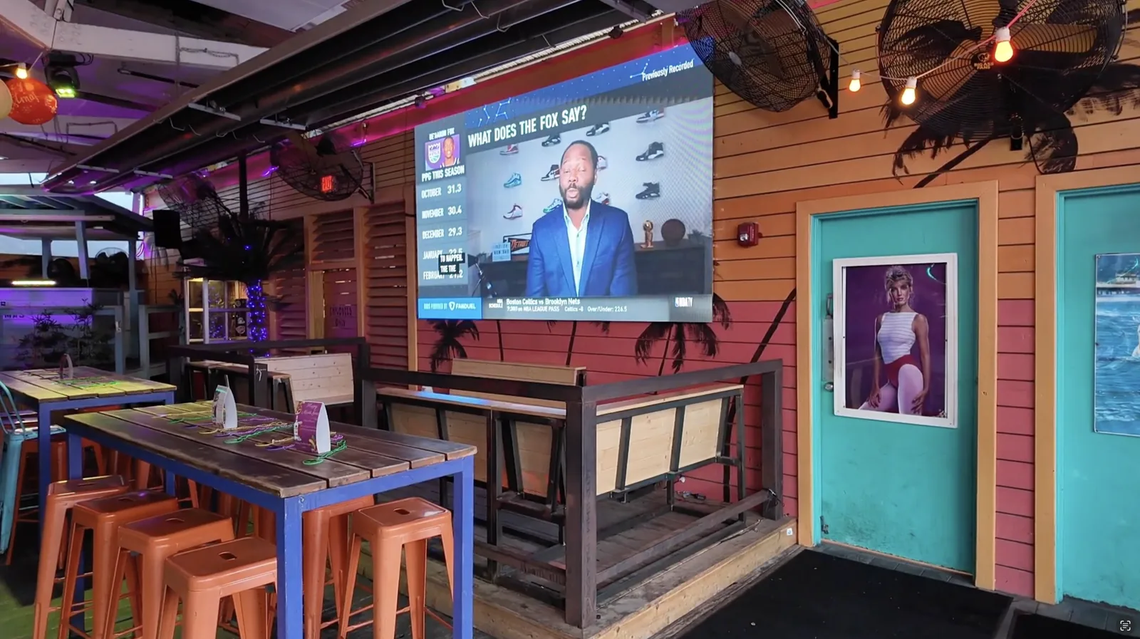 Outdoor sportsbar LED video wall install 3