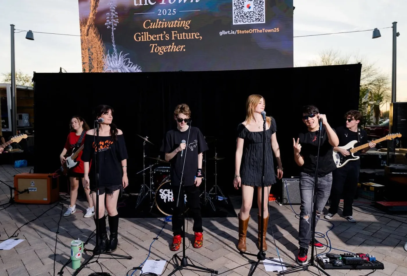 MOBO MB-15E enclosed LED trailer backing a live band performance